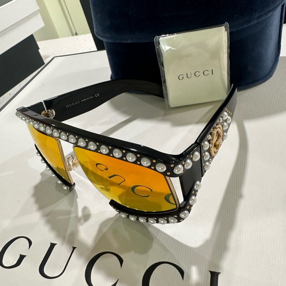 Gucci Pearl Hollywood Forever Oversized Sunglasses mirrored brand new